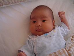産まれてから2ヶ月が過ぎました 鼻の下の溝って 初めての赤ちゃん 感動の日々 A